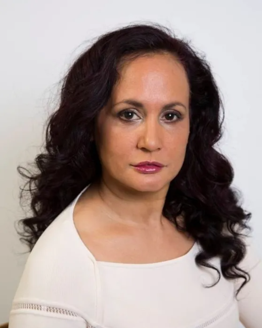 Üzü qırışmasın deyə 40 ildir gülmür - FOTO