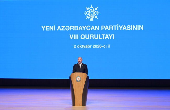 Prezident YAP-ın VIII Qurultayında - Foto