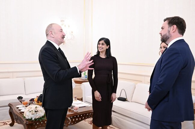 Prezident və xanımı Vens ailəsi ilə - Fotolar