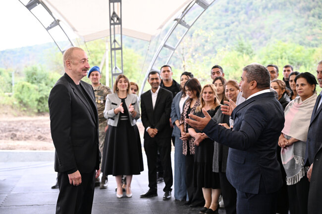 Prezident Xocalı sakinləri ilə görüşdü - Fotolar