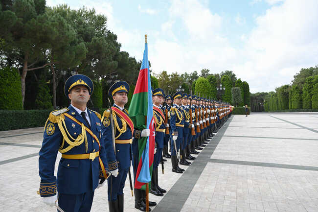Prezident onu qarşıladı - Fotolar