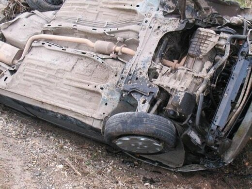 4 qadının olduğu "Prius" dərəyə aşdı - Hamısı sərxoş imiş