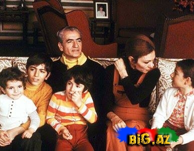 Devrilən sonuncu İran şahı Məhəmməd Rza Pəhləvinin ailəsi - VİDEO