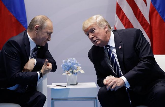 Tramp-Putin görüşündə ajiotaj
