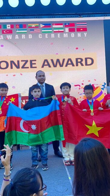 Sinqapurda keçirilən Beynəlxalq Olimpiadada azərbaycanlı şagirdlər medallar qazandılar