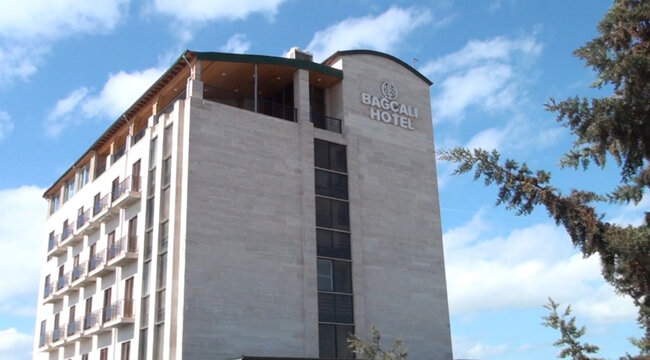 Kəmaləddin Heydərov qalmaqallı "Qurtuluş-93" rəhbərinin otelini bağladı