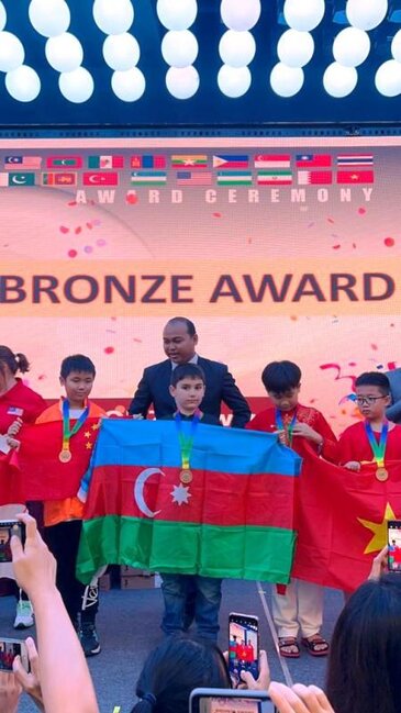 Sinqapurda keçirilən Beynəlxalq Olimpiadada azərbaycanlı şagirdlər medallar qazandılar
