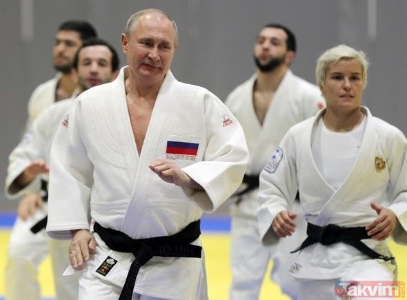 Putini nakauta salan qadın kimdir? - FOTOLAR
