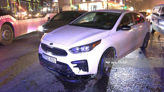 Bakıda qəza törədən xanım sürücü huşunu itirib - FOTO