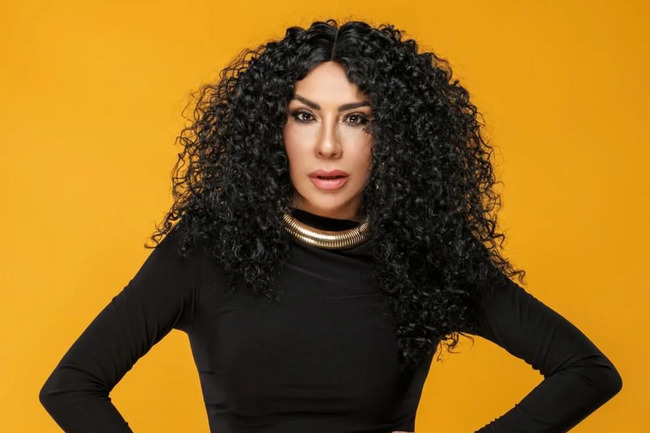 Türkiyənin tanınmış müğənnisi Işın Karaca Yunanıstandan deportasiya edilib