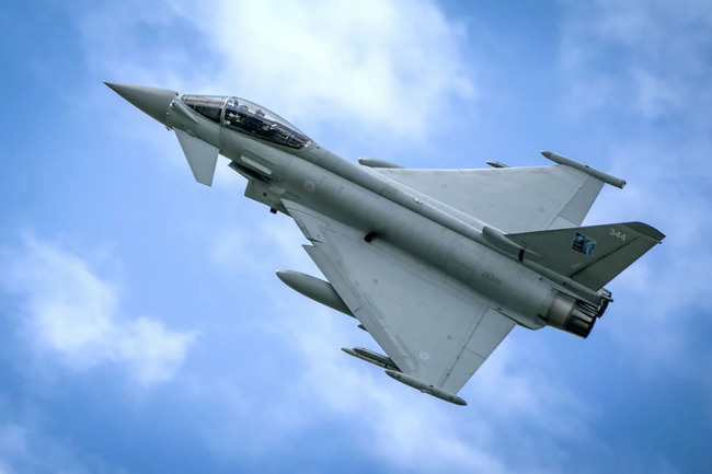 İsveç Finlandiyanın hava məkanını qorumaq üçün "Gripen" qırıcıları və hərbi gəmilər göndərəcək
