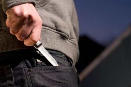 Qobustanda qayınatanın gəlinini bıçaqlama səbəbinin təfərrüatı: Yaxın qohum danışdı – "Namus məsələsi deyil"