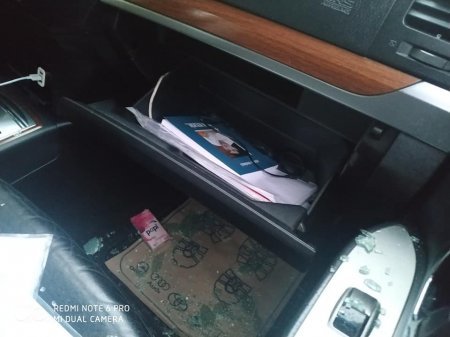 Baş redaktorun avtomobilindən oğurluq edilib - FOTOLAR