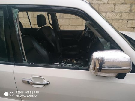 Baş redaktorun avtomobilindən oğurluq edilib - FOTOLAR