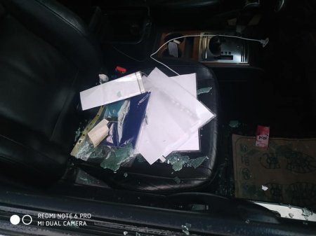 Baş redaktorun avtomobilindən oğurluq edilib - FOTOLAR