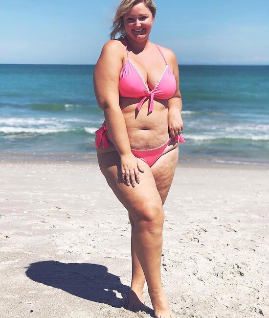 Bikinidə gəzməyə utanmayan KÖK QADINLAR - FOTOLAR