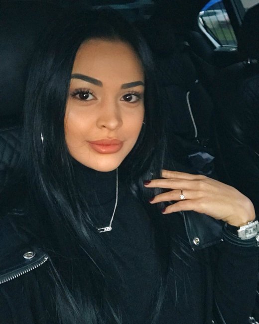 Cazibədar aparıcıdan YENİ FOTOLAR