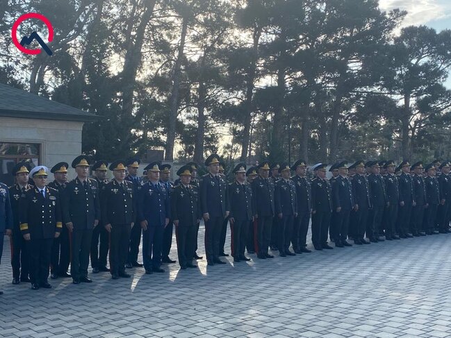 Müdafiə Nazirliyinin rəhbər heyəti Şəhidlər xiyabanını ziyarət etdi - Foto