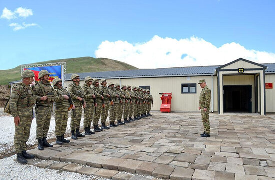 Baş Qərargah rəisi Kəlbəcərə gedib - FOTO