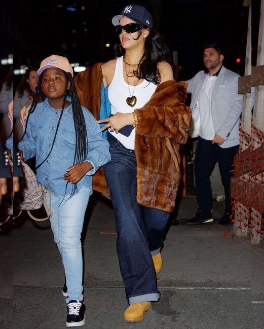 Rihanna yeni tərzi ilə şoppinqdə