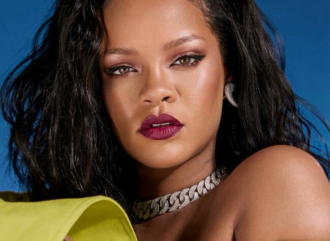 Rihannaya Milli Qəhrəman adı verildi - VİDEO