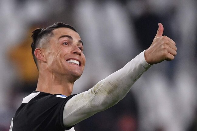 Ronaldo rekorda imza atdı