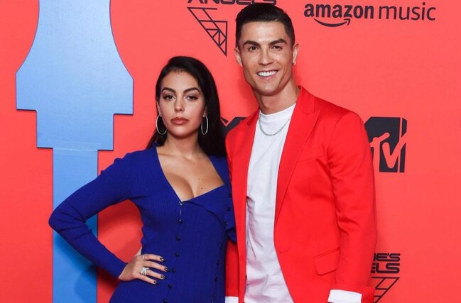 Ronaldonun sevgilisi Corcina ilk dəfə qızının üzü açıq FOTOSUNU paylaşdı
