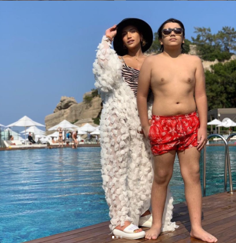 Röya oğlu ilə İSTİRAHƏTDƏ - FOTO