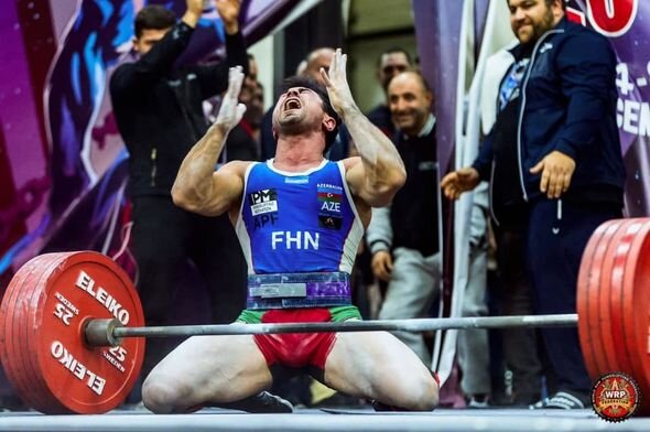 Azərbaycanlı idmançı Moskvada dünya rekordu qırıb çempion oldu - FOTO