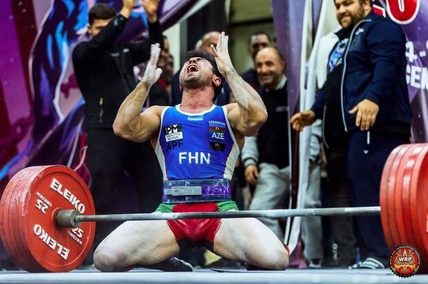 Azərbaycanlı idmançı Moskvada dünya rekordu qırıb çempion oldu - FOTO