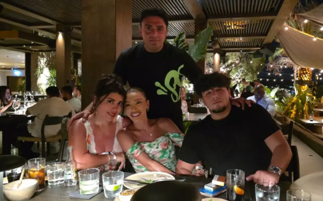 Röya Ayxan oğlu ilə tətildə