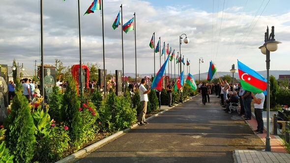 Şəhidimiz Şəkidə dəfn olundu - FOTO