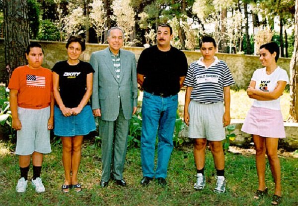 Bu da Sevil Əliyevanın Londonda yaşayan qızı Zərifə - FOTO