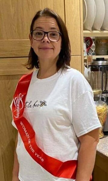 Səyahətdən qayıdan kişi həyat yoldaşını TANIMADI - FOTOLAR