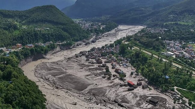 Nepalda və Çində itkin düşənlərin sayı 1300-ü keçib
