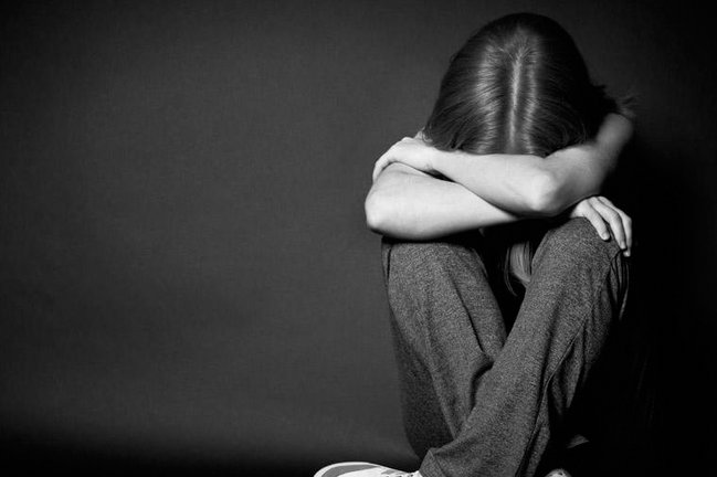 VALİDEYNLƏR DİQQƏT! 14 yaşlı hər 4 qızdan birində depressiya var