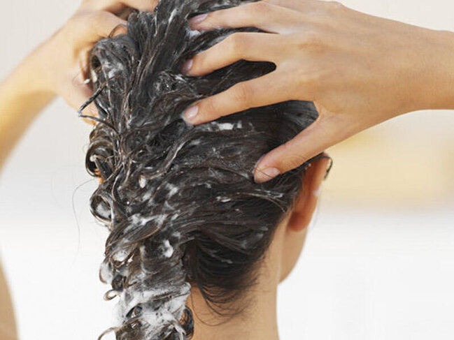 Saçların tez yağlanmasının qarşısını necə almaq olar?