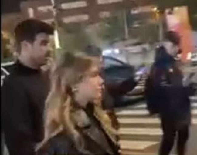 Şakira fanatı Pikeylə sevgilisini restoranından qovdu