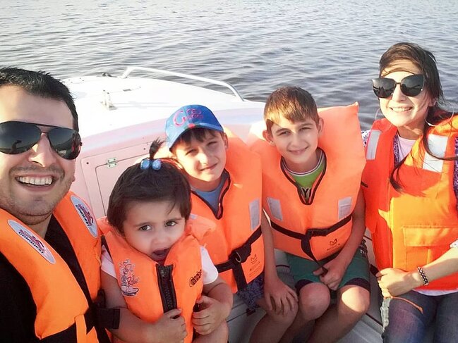 Azərbaycanlı aparıcının ailəsi ilə istirahət FOTOLARI