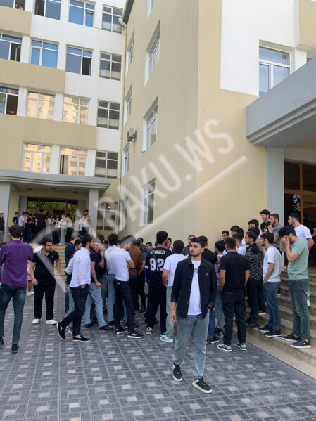 Bu universitetdə oğlan tələbələr saqqala görə dərsə buraxılmadılar - FOTO