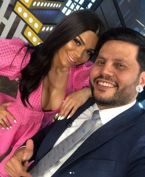 Açıq-saçıq geyimləri ilə 2019-cu ilə "damğa vuran" şou əhli - FOTO