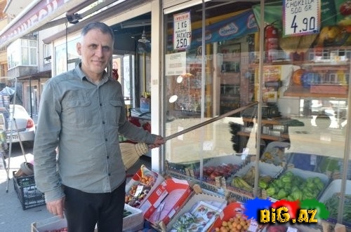 Süpürgənin qulpu ilə marketə girdi - VİDEO