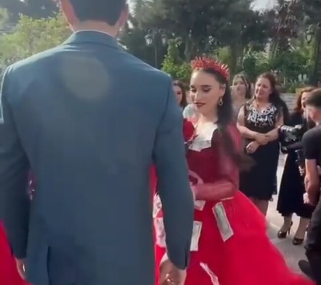 "Gəlin evində Yeni il qonaqlığı gözəl olurmuş" - Fotolar