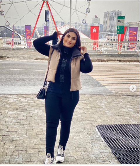 İstirahətdə olan Şəbnəmdən YENİ FOTOLAR