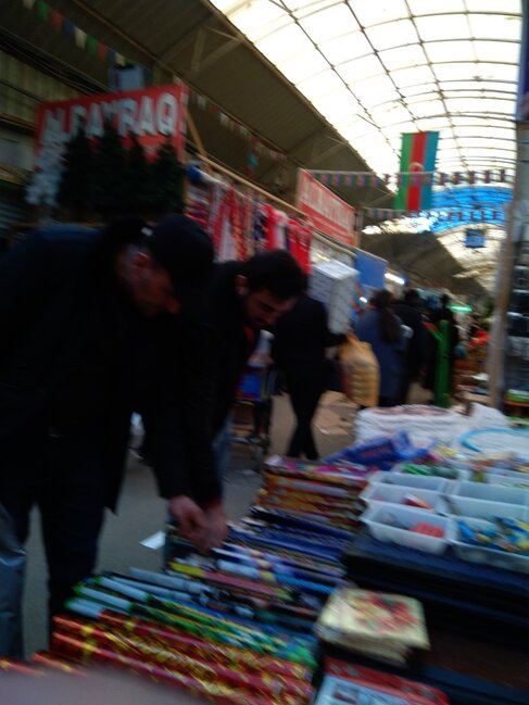 "Sədərək" bazarında partlayıcı vasitələr SATILIR - FOTOLAR