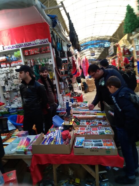 "Sədərək" bazarında partlayıcı vasitələr SATILIR - FOTOLAR