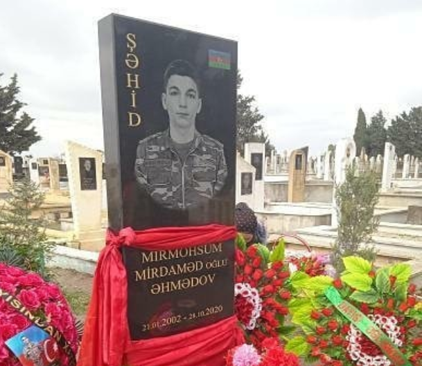 Düşmənə əyilmədən ayaq üstə atəş açan ŞƏHİDİMİZ - FOTO