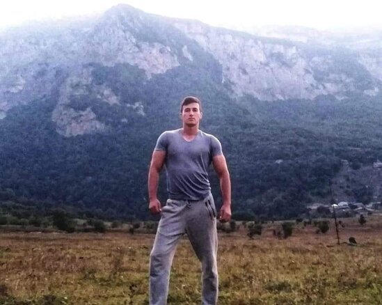 Bu şəhid qamətinə görə TABUTA SIĞMADI - FOTO