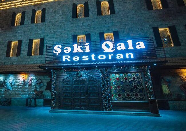 Bakının mərkəzində məşhur restoran sökülür: Plana düşüb