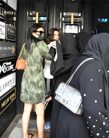 "O şəkilləri siləcəksiniz!" - Azərbaycanlı aktrisadan SƏRT REAKSİYA - FOTO